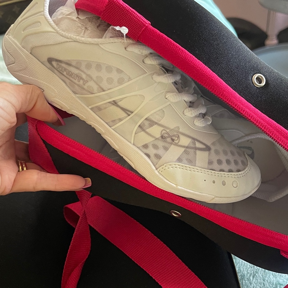 Infinity Raine White Women's Sneakers cheer shoes brand new in case! Kids